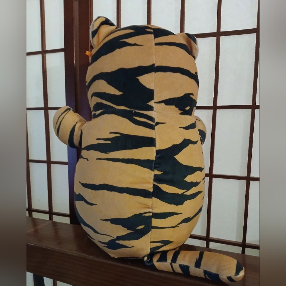 Tina The Tiger Huggme Squishmallow - Picture 2 of 3